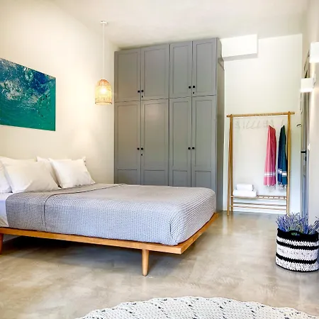 Kynthia - Escape To Seaside Makry Gialos