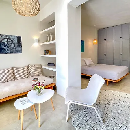 Kynthia - Escape To Seaside Makry Gialos Apartment *